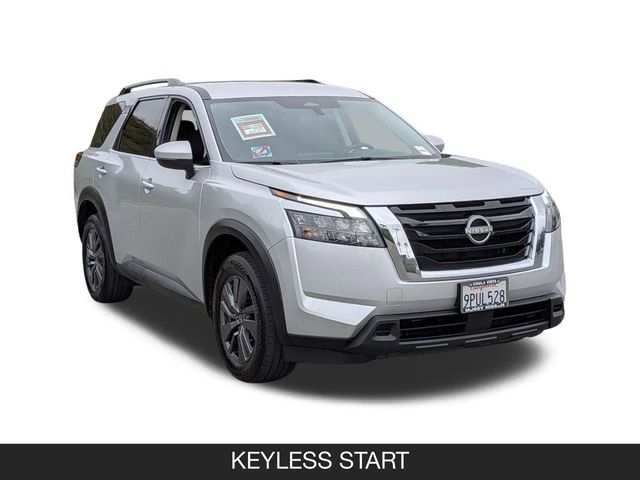 2023 Nissan Pathfinder SV
