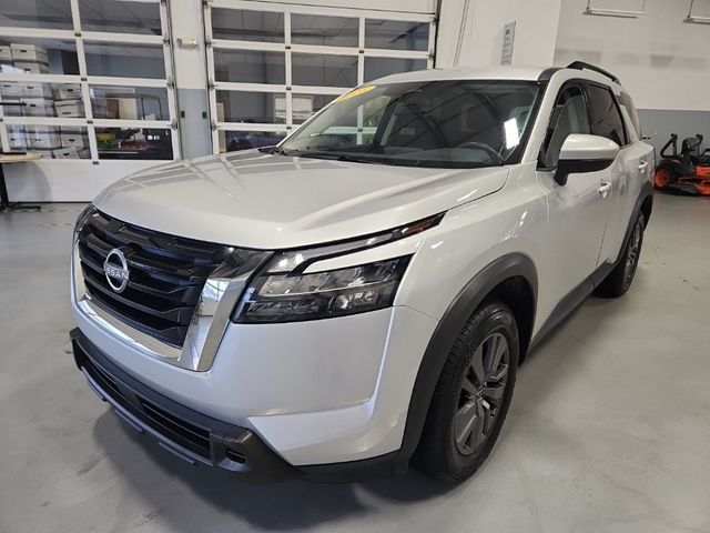 2023 Nissan Pathfinder SV