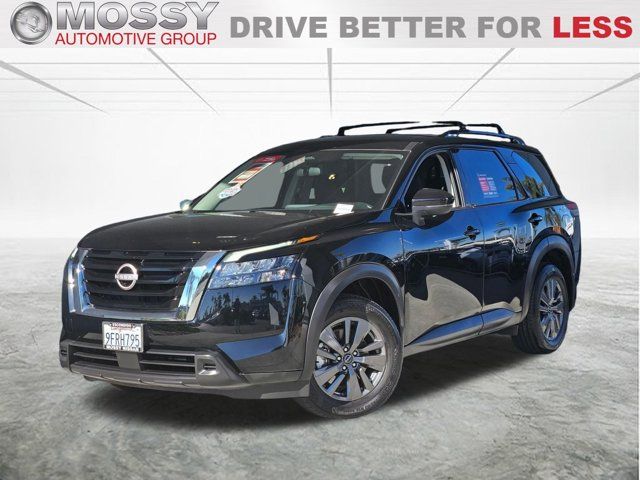 2023 Nissan Pathfinder SV