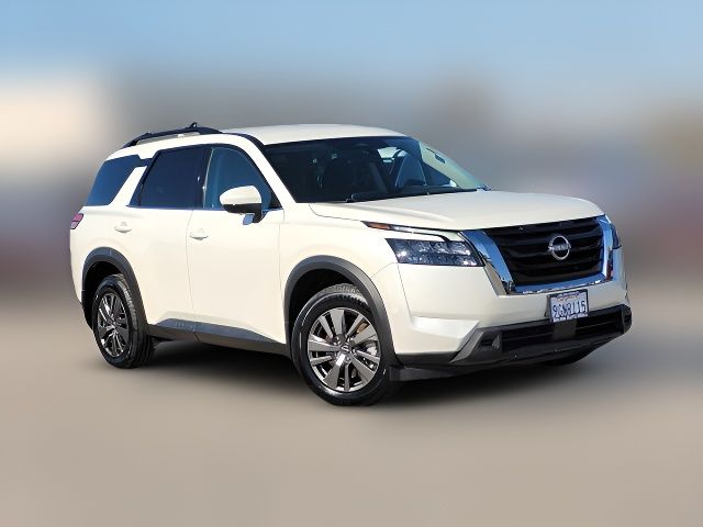 2023 Nissan Pathfinder SV