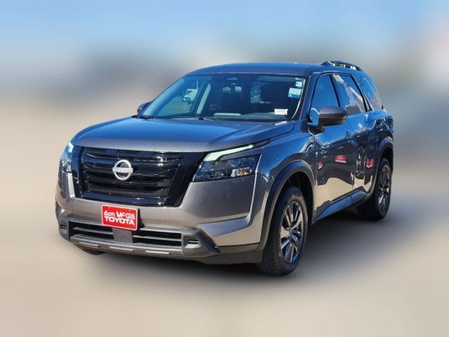 2023 Nissan Pathfinder SV