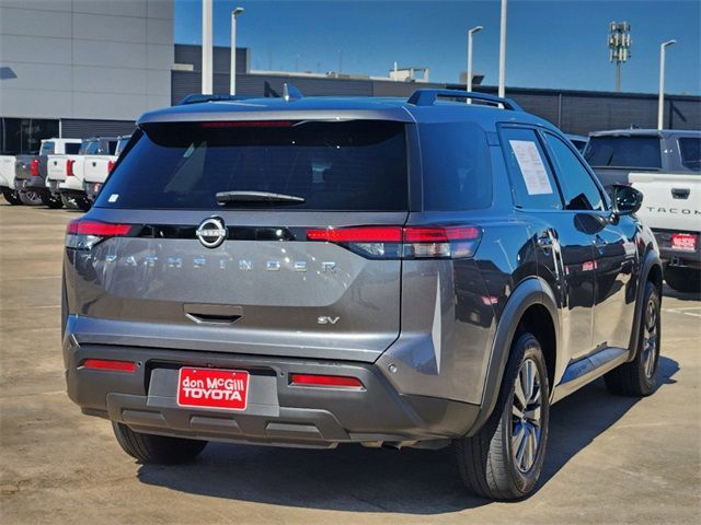 2023 Nissan Pathfinder SV