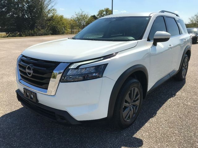 2023 Nissan Pathfinder SV