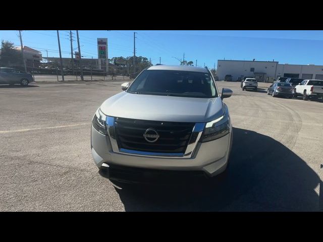 2023 Nissan Pathfinder SV