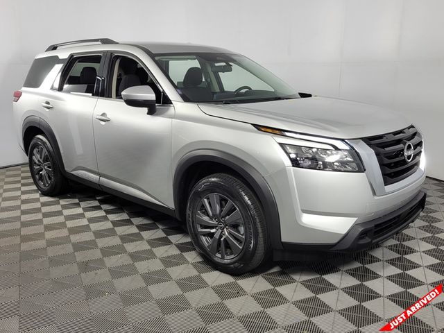 2023 Nissan Pathfinder SV