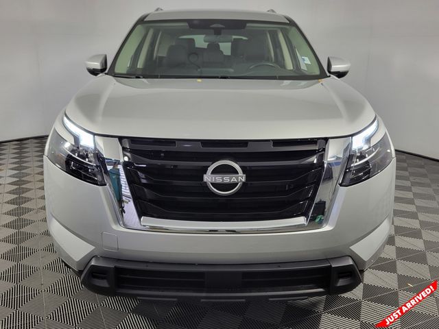 2023 Nissan Pathfinder SV