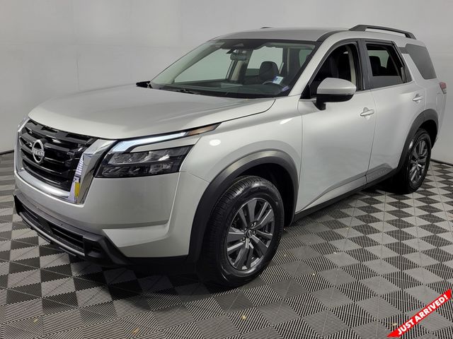 2023 Nissan Pathfinder SV