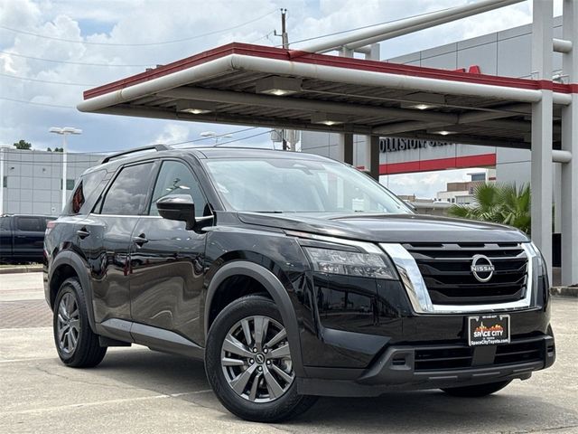 2023 Nissan Pathfinder SV