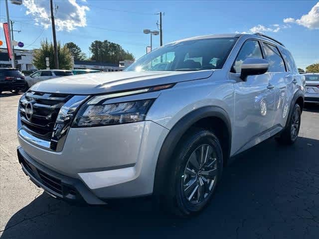 2023 Nissan Pathfinder SV