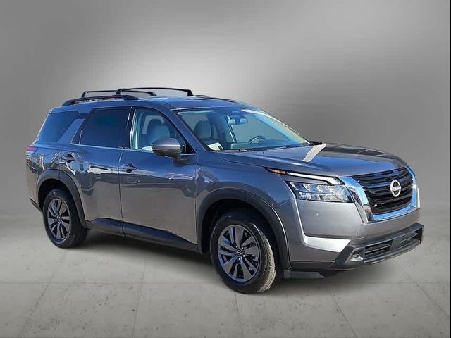 2023 Nissan Pathfinder SV