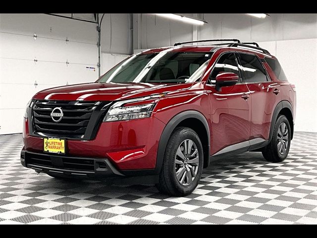 2023 Nissan Pathfinder SV