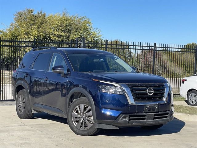 2023 Nissan Pathfinder SV