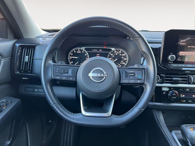 2023 Nissan Pathfinder SV