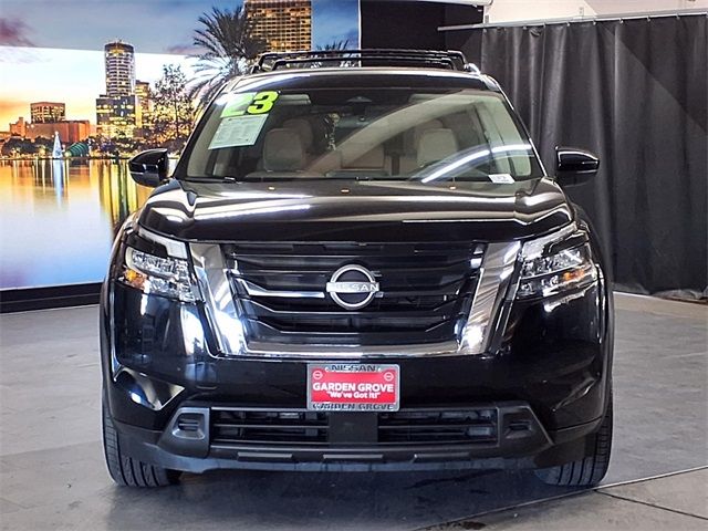 2023 Nissan Pathfinder SV