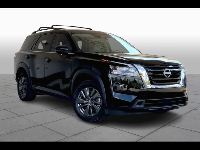 2023 Nissan Pathfinder SV