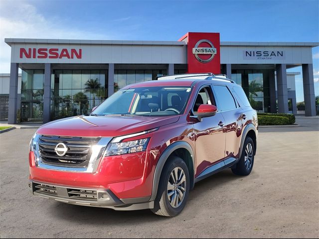 2023 Nissan Pathfinder SV