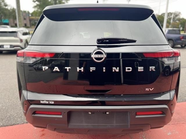 2023 Nissan Pathfinder SV