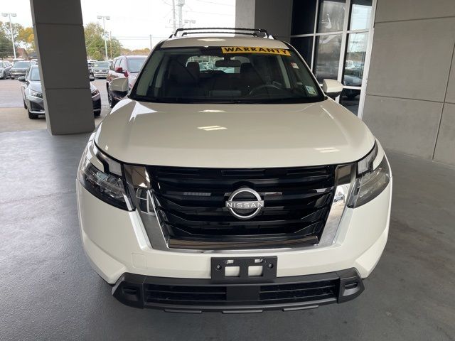 2023 Nissan Pathfinder SV