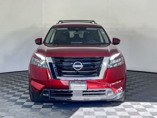 2023 Nissan Pathfinder SV