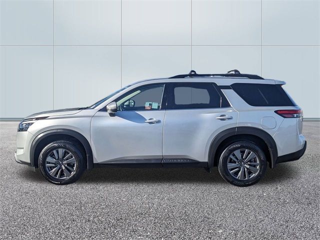 2023 Nissan Pathfinder SV