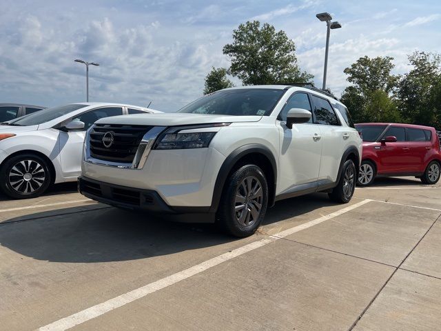 2023 Nissan Pathfinder SV