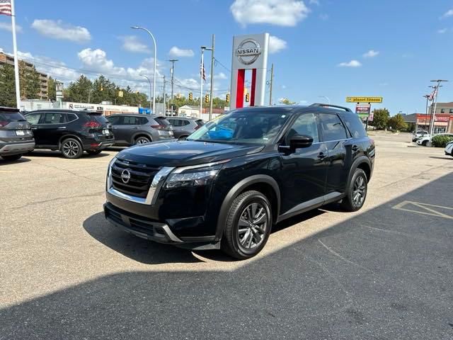 2023 Nissan Pathfinder SV