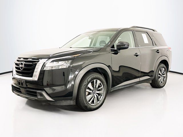 2023 Nissan Pathfinder SV