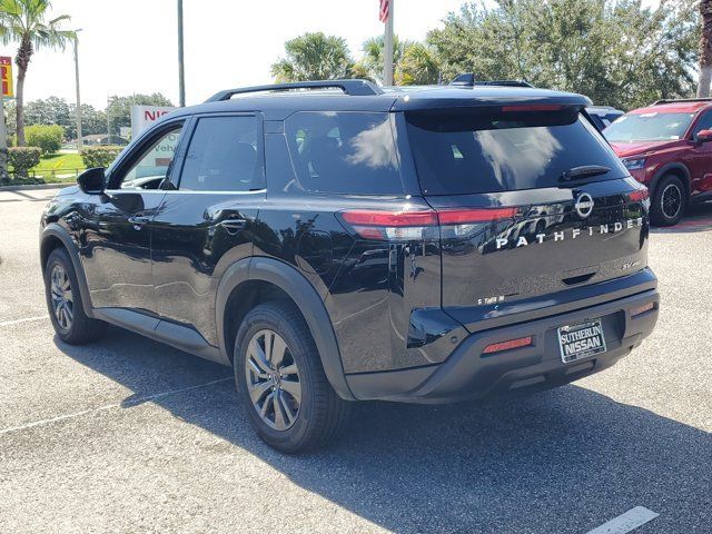 2023 Nissan Pathfinder SV