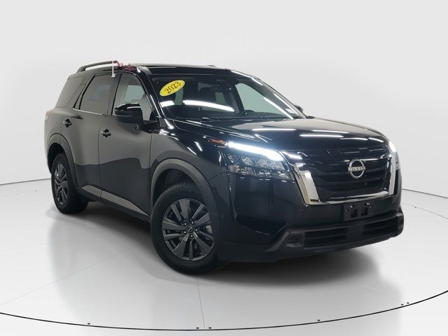 2023 Nissan Pathfinder SV