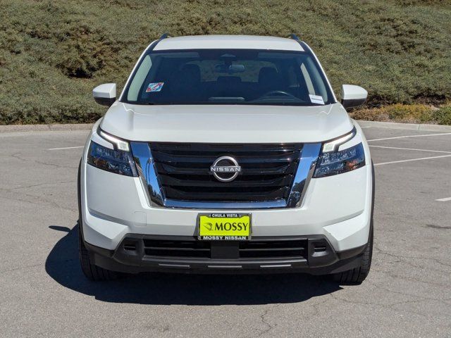 2023 Nissan Pathfinder SV