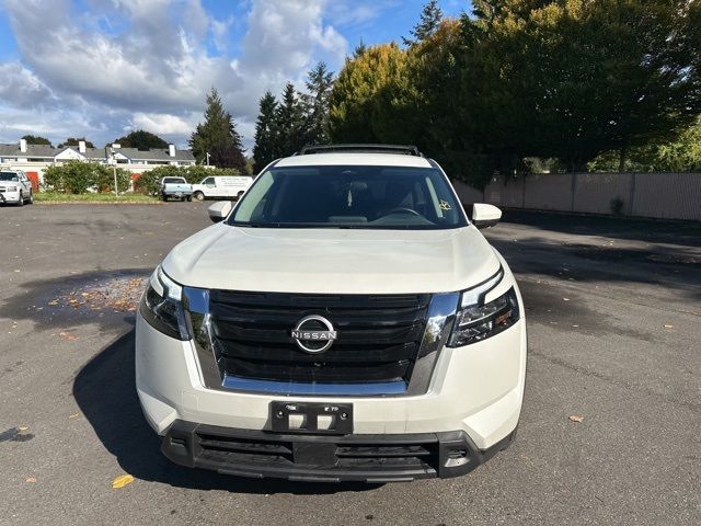 2023 Nissan Pathfinder SV