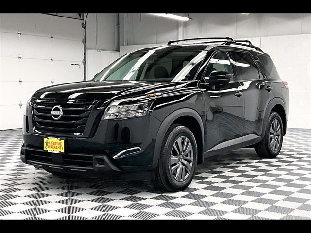 2023 Nissan Pathfinder SV