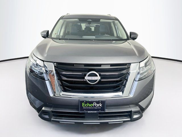 2023 Nissan Pathfinder SV