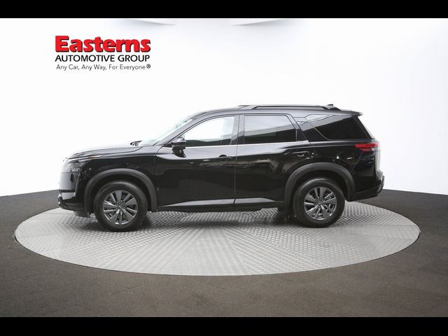 2023 Nissan Pathfinder SV