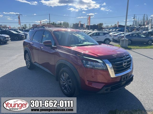 2023 Nissan Pathfinder SV
