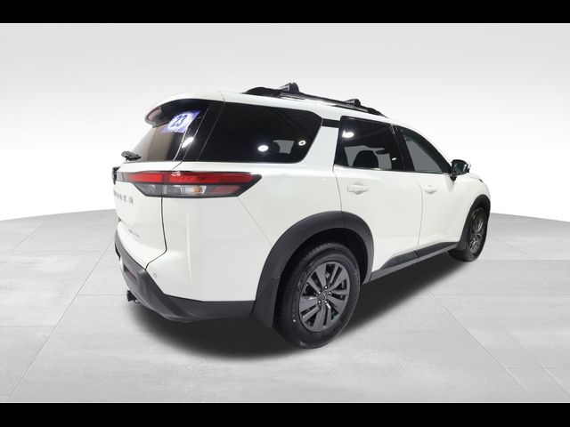 2023 Nissan Pathfinder SV