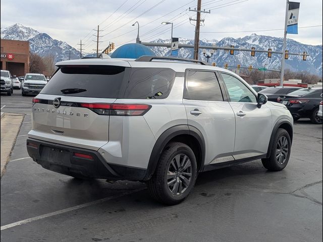 2023 Nissan Pathfinder SV