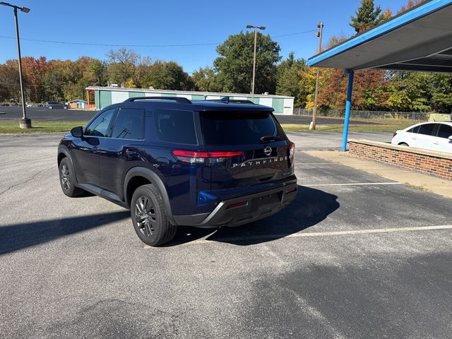 2023 Nissan Pathfinder SV