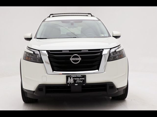 2023 Nissan Pathfinder SV