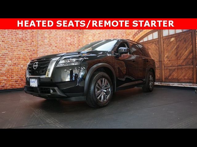 2023 Nissan Pathfinder SV