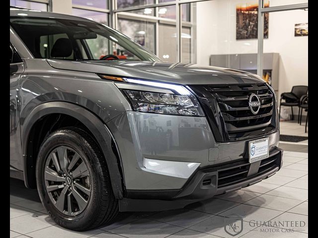 2023 Nissan Pathfinder SV