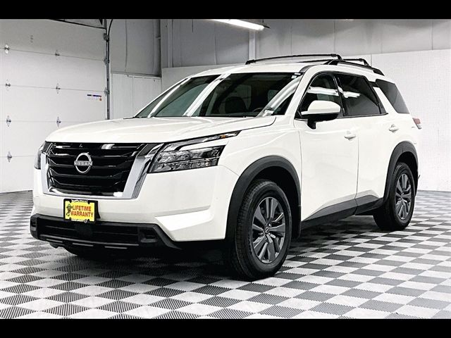 2023 Nissan Pathfinder SV