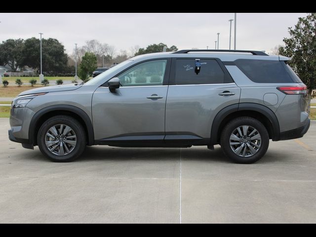 2023 Nissan Pathfinder SV