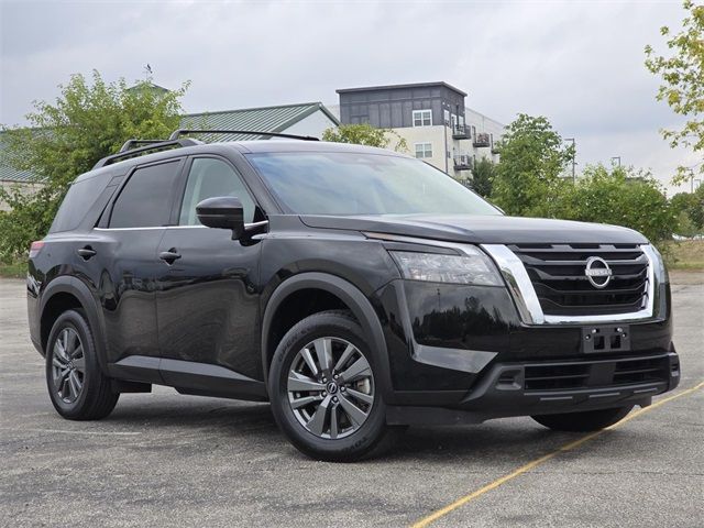 2023 Nissan Pathfinder SV