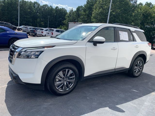 2023 Nissan Pathfinder SV