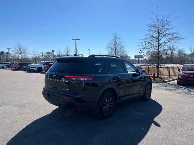 2023 Nissan Pathfinder SV