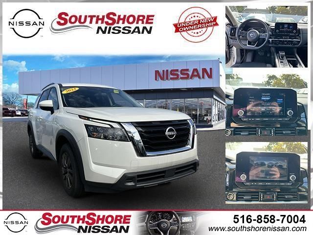 2023 Nissan Pathfinder SV