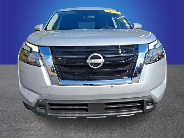 2023 Nissan Pathfinder SV