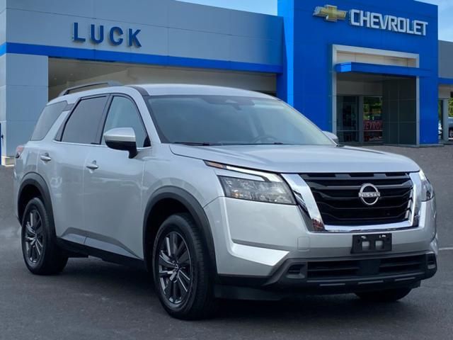 2023 Nissan Pathfinder SV