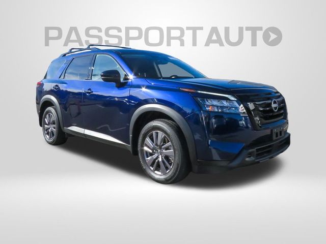 2023 Nissan Pathfinder SV